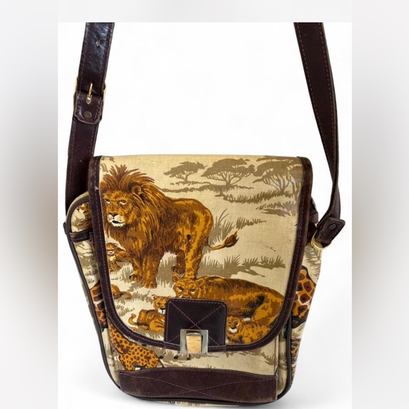 Vintage Lark Safari Crossbody Bag - Wildlife Print - Picture 2 of 6